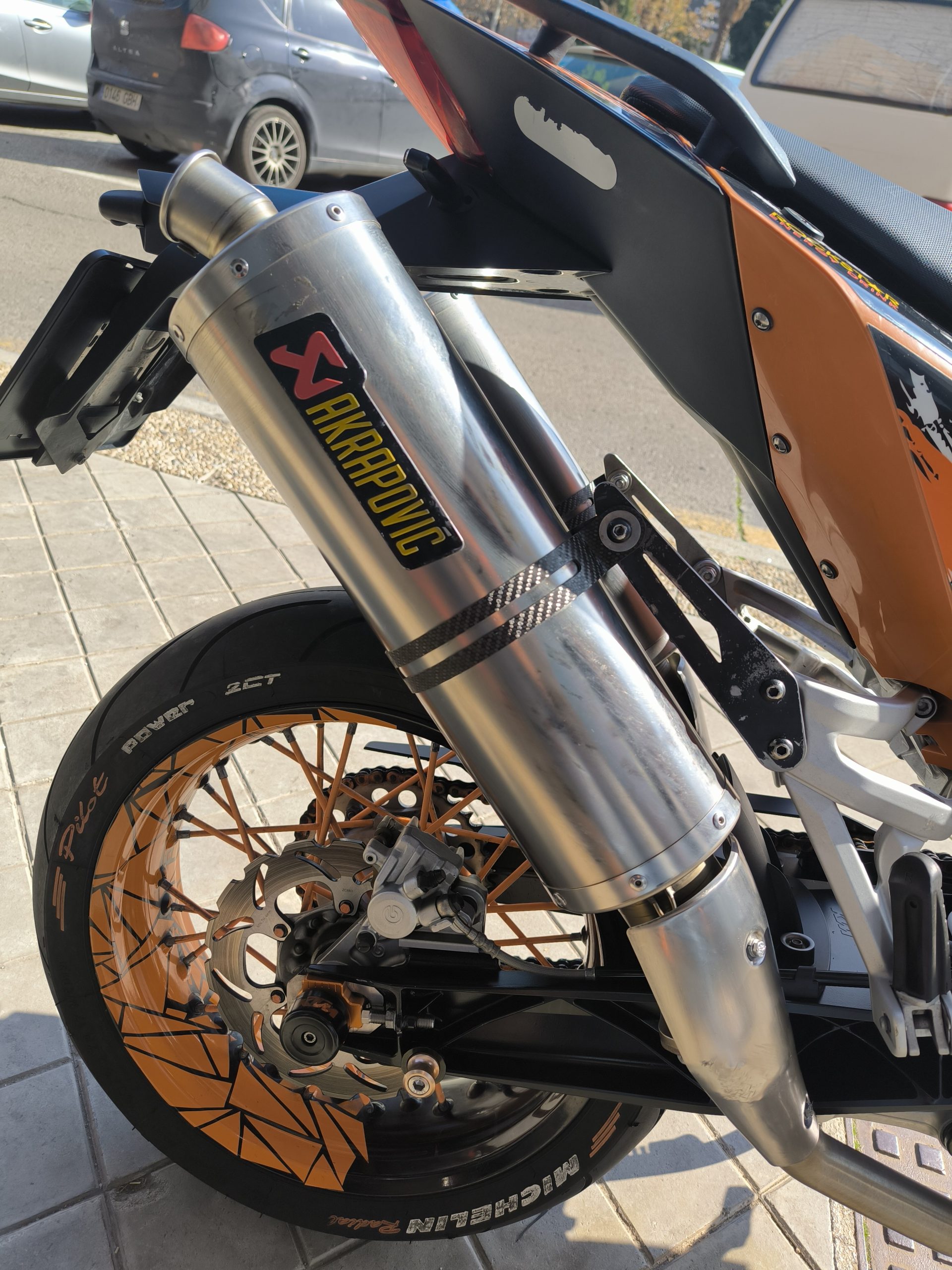 Alfombra KTM para Mantenimiento y Repostaje por 131€ en Almería, Granada,  Málaga y Murcia - Tienda oficial de motociclismo. Además disponemos de  otros tipos de artículos omologados perfectos para ti y para